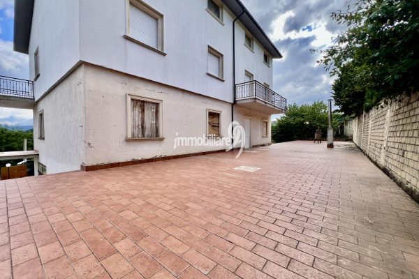 San Felice D’Ocre: appartamento di ampia metratura