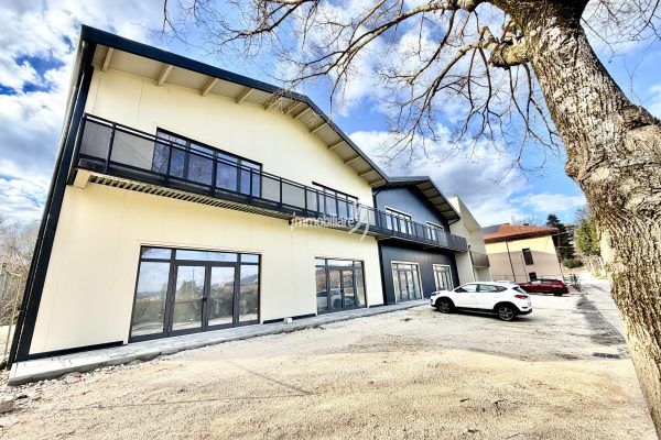 Sant’Elia: capannone artigianale di ampia metratura