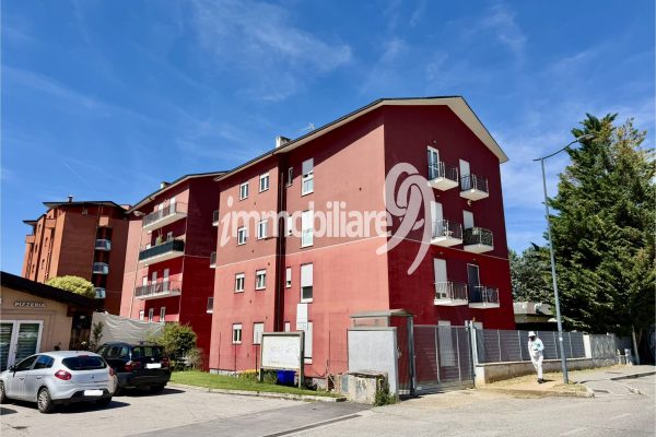 Viale Corrado IV: trilocale con cantina